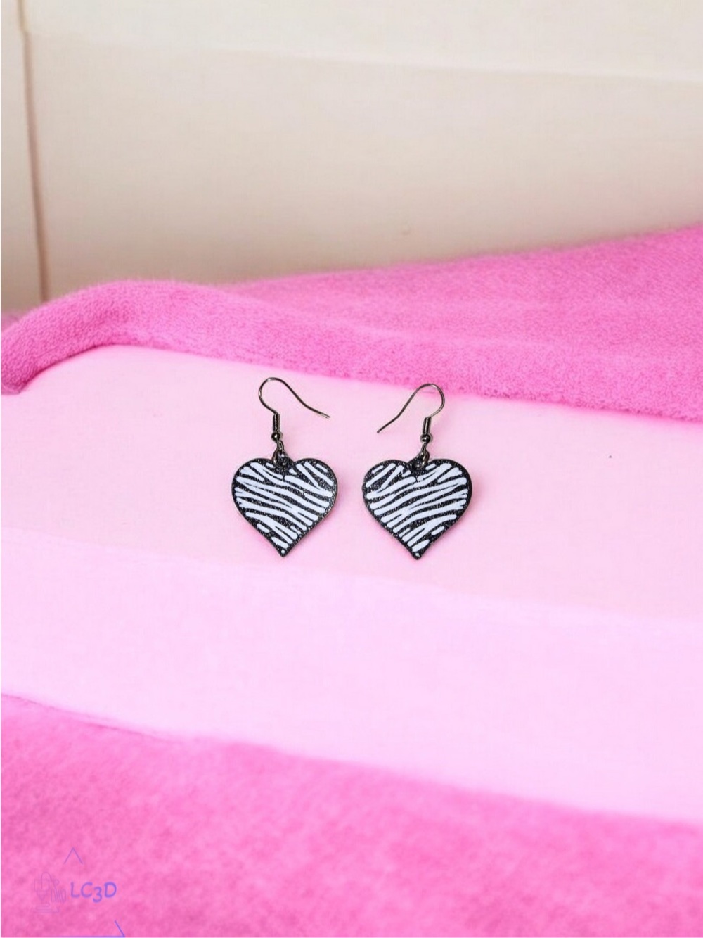 Heart Zebra Pattern Dangle Earrings - Black & White